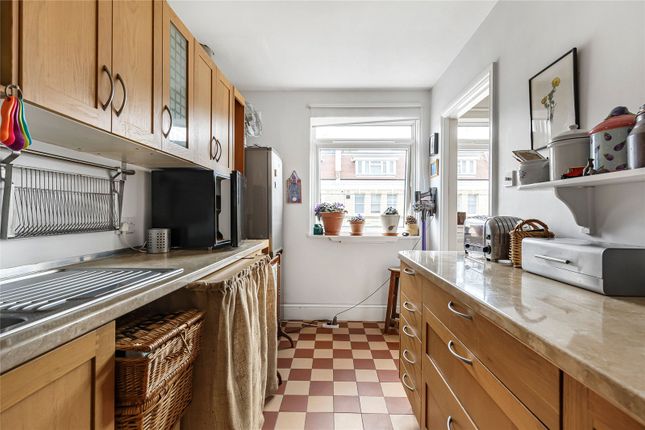 32, 93, Elm Park Gardens, London photo 4