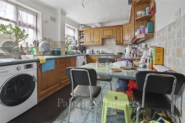 23, Mercers Way, Essex photo 5
