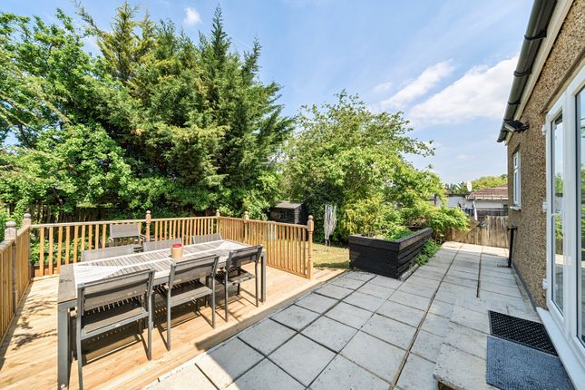 17, Tudor Close, London photo 3