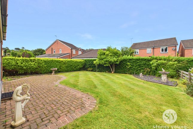 18 Albany Drive, Blackburn photo 2
