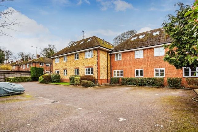 Thumbnail Flat for sale in Guildford Road, Great Bookham