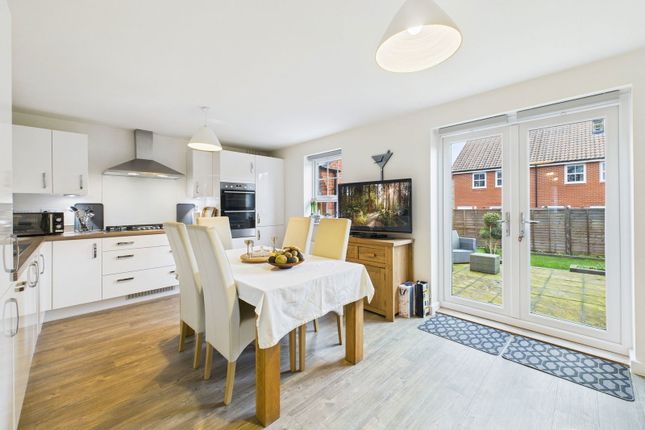 26, Weston Close, Calne photo 3