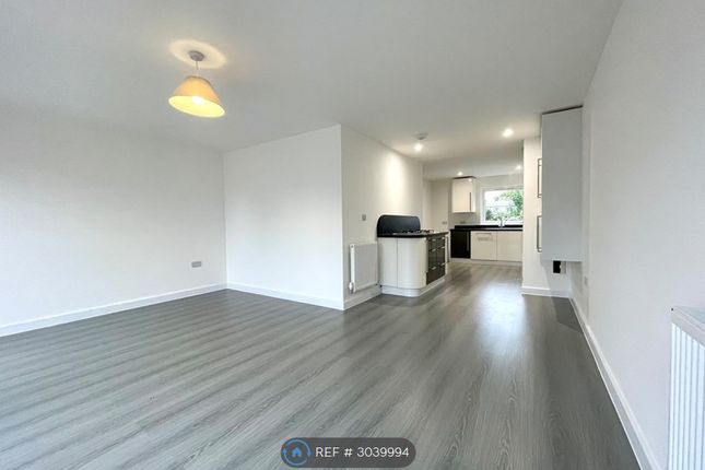 Foxglove Road, South Ockendon photo 3