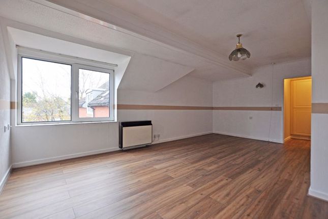 Flat for sale in Top Floor Apartment, Bryngwyn Road, Newport