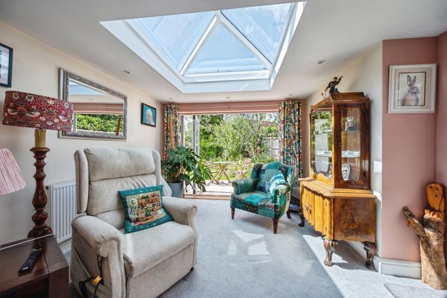 17, Yew Tree Road, Hampshire photo 3