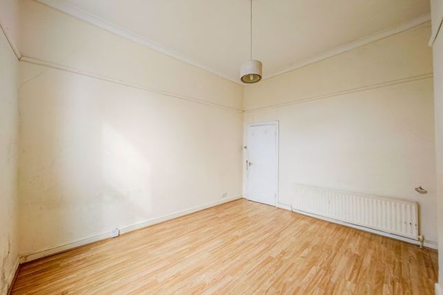 Flat for sale in Vicarage Park, London