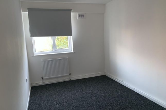 Flat to rent in Porter Street, Hull