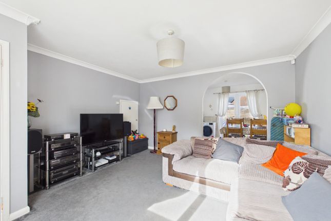 8 Fulford Crescent, New Holland, Lincolnshire photo 4