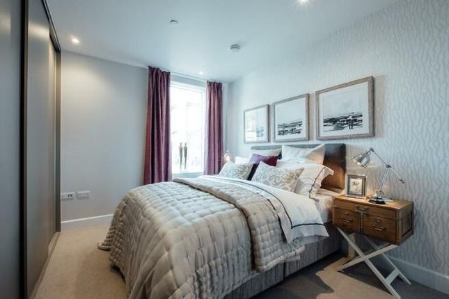 Flat for sale in Tooting, London