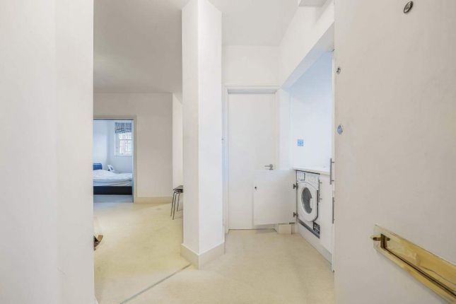 Flat for sale in Grove End Road, London