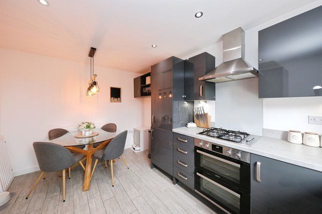 17, Emes Road, Chesterfield photo 4