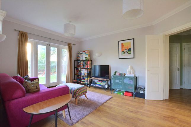 Cedars Close, London photo 5