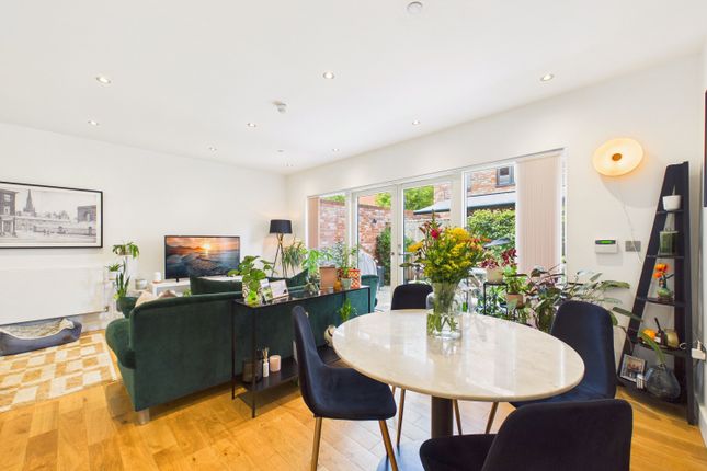 13, STERLING AVENUE, SALFORD photo 4