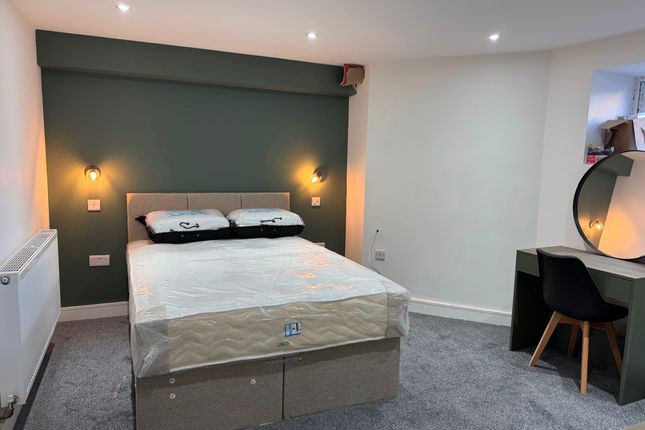 1-bed flat on Room 1, 28 Dragon Parade, Harrogate, £185/mo