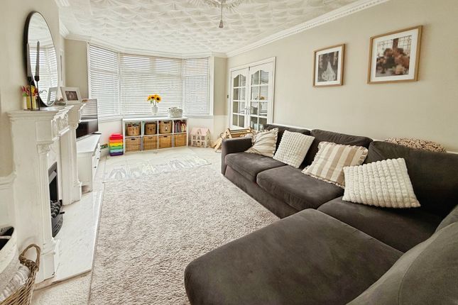 2, Lawnswood Drive, Manchester photo 3