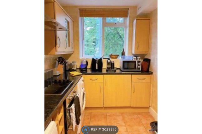 Flat, Cranford Lodge Victoria Drive, London photo 3
