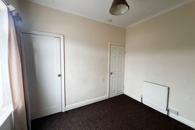 43, Hull photo 4