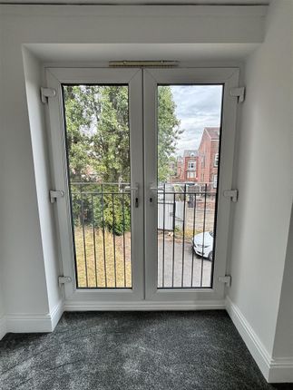 Flat 8, 4, Ladybarn Crescent, Fallowfield photo 4