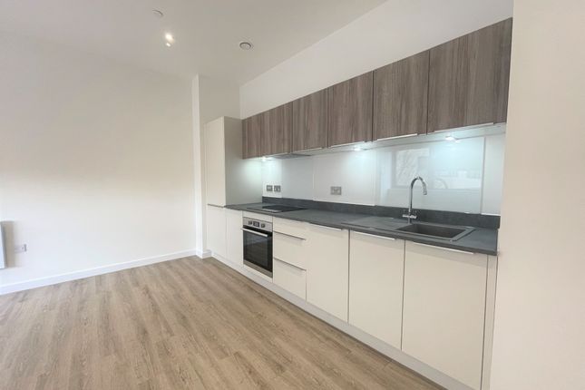 Flat to rent in Alencon Link, Basingstoke