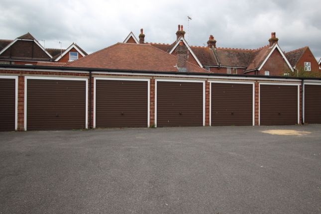 3, Hartfield Lane, Eastbourne photo 2