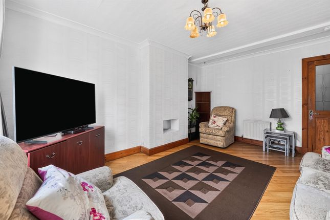 81, Herbertson Crescent, Irvine photo 3