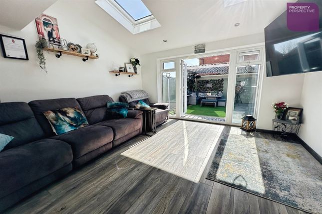 49, Dartington Road, Platt Bridge, Wigan photo 2