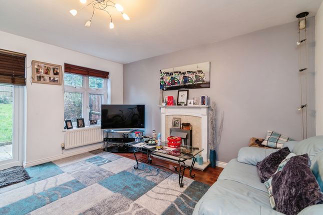 19, Honeysuckle Grove, Nottingham photo 3