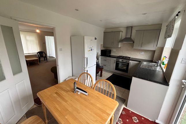 6, Linacre Close, Newcastle upon Tyne photo 4