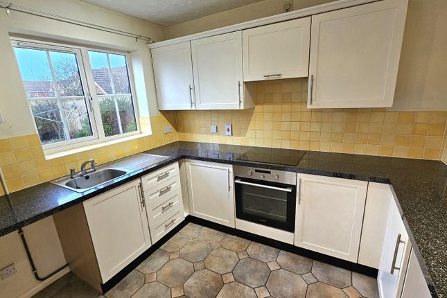 5 Farne Avenue, St Peters, Worcester photo 4