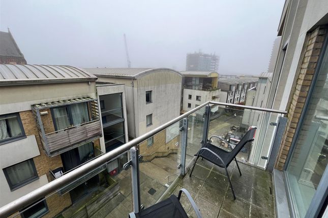 Flat for sale in Kingscote Way, Brighton