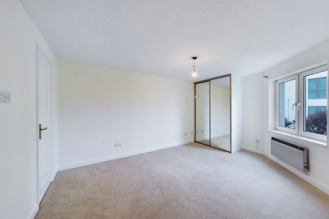 Flat to rent in Grand Parade, The Hoe, Plymouth
