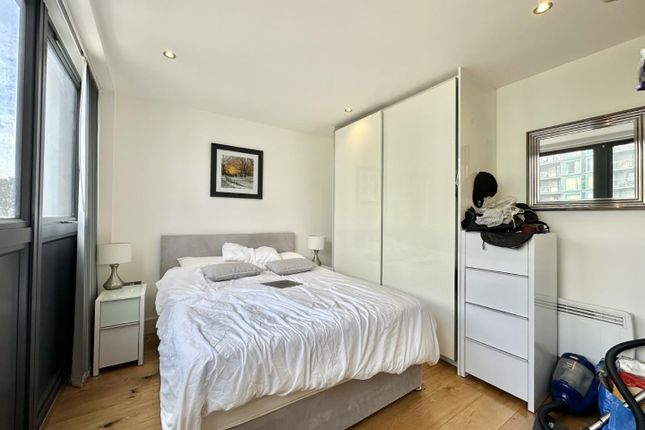 Flat 32, 76, Trident House, Station Road, Hayes photo 4