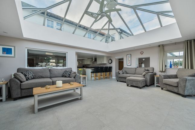 Thornhill Cottage,, 4 Upper Bourne Lane, Farnham photo 2