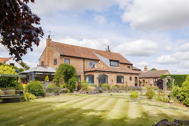 Manor_Cottage_New_Externals_18.Jpg