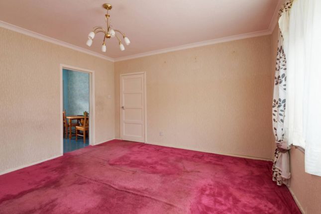 13, Churchill Crescent, Ayr photo 4