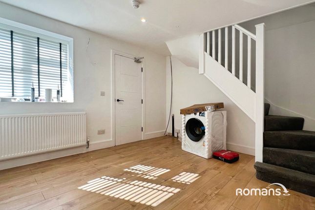 Room 5, 9, Roberts Road, Buckinghamshire photo 4