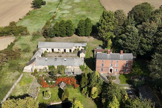 Roach Grange Farm, Roach Grange Avenue, Leeds photo 4