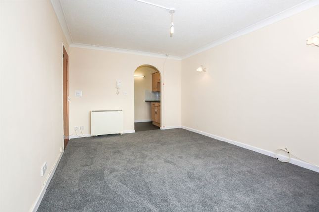 25, Homecourt House, Bartholomew Street West, Exeter photo 3