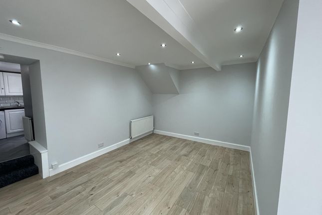 6 Lesmahagow Road, Strathaven, Strathaven photo 4