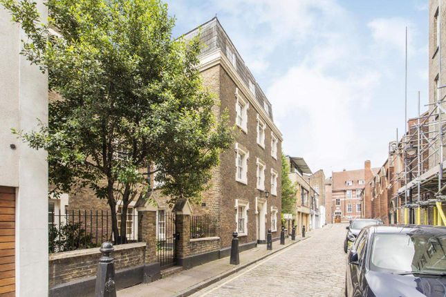 Flat for sale in Chagford Street, London