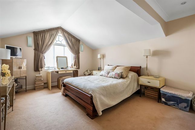19, St. Margaret Drive, Epsom photo 3