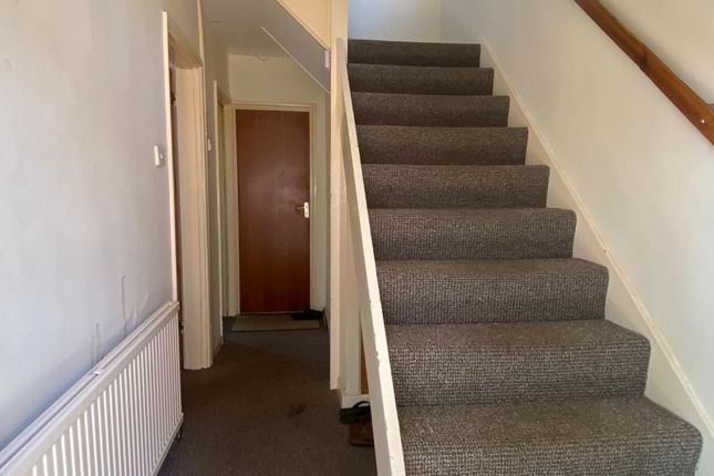 7 Newhouse Walk, Morden photo 2