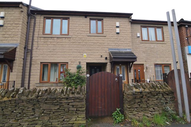 Flat for sale in Cleckheaton Road, Oakenshaw, Bradford