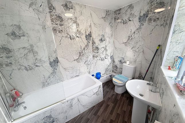 Room 3, 2 St John street, Stoke on Trent photo 4