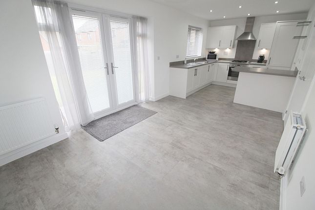 2 Heckington Close, Cramlington photo 4