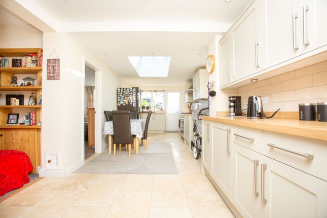 67, Lister Road, Atherstone photo 2