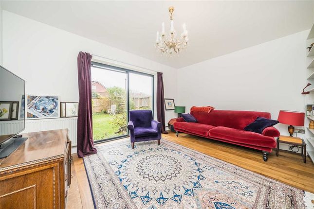 Property for sale in Aragon Avenue, Thames Ditton