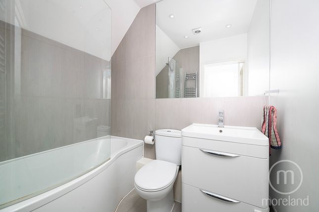 Flat for sale in Golders Way, Golders Green