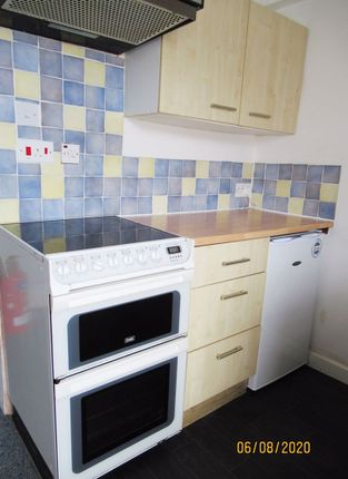 Thumbnail Flat to rent in Beach Road, Fairbourne