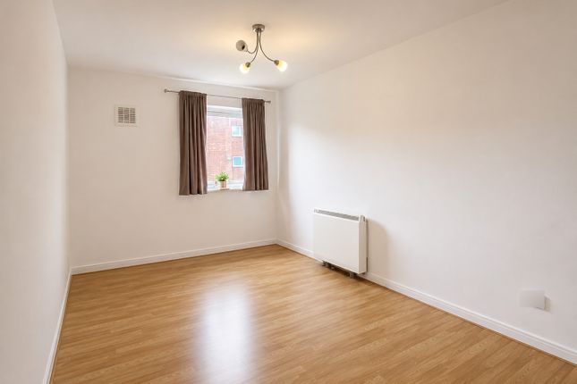 Highland Court, Gordon Road, London photo 4